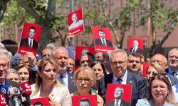 CHP milletvekillerinden Meclis'te protesto!