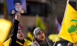 Hizbullah destekçileri silah kararını protesti etti!