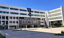 Antalya Büyükşehir’de rüşvet soruşturması: 15 şüpheli adliyede