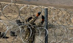 Kırgızistan, Tacikistan sınırına tel örgü çekmeye başladı