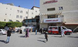 İsrail, Aksa Şehitleri Hastanesini 13. kez bombaladı