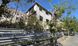 Bakırköy'de iki katlı metruk binada kısmi çökme