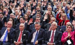CHP’li 111 vekilden olağanüstü kurultay çağrısı