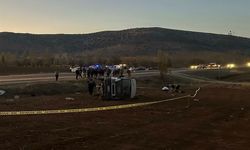İşçi servisi devrildi: 2 ölü, 7 yaralı