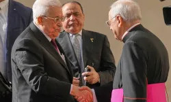 Papa 14. Leo ile Mahmud Abbas ilk kez bir araya geldi