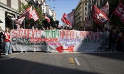 İtalya'da öğrenciler sağ koalisyonu protesto etti
