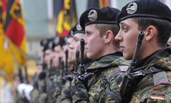 Almanya'da koalisyon askerlik reformunda anlaştı; 18 yaşa zorunlu muayene!