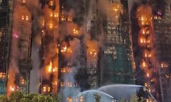 Hong Kong'da 13 kişinin öldüğü yangından çarpıcı görüntüler