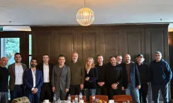 Müziğin önde gelen isimleri buluştu: “Yapay zekâya karşı mücadele şart”