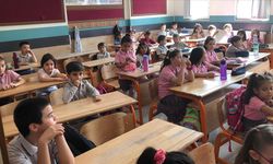 Bakan Tekin açıkladı: Ara tatiller kalkıyor mu?