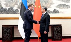Wang Yi, Estonyalı mevkidaşıyla görüştü