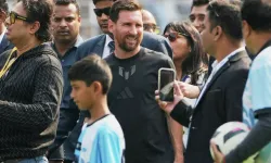 Hindistan’da Messi izdihamı: Erken ayrılış protesto edildi