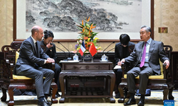 Çin Dışişleri Bakanı Wang Yi, Fransız mevkidaşıyla görüştü