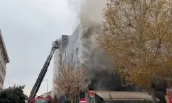 Kadıköy'de yangın paniği: Bağdat Caddesi trafiğe kapatıldı!