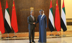 Wang Yi, BAE Dışişleri Bakanı Abdullah’la bir araya geldi