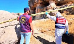 Cezaevinden tahliye oldu, eşini öldürüp boş araziye gömdü