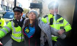 Filistin'e destek gösterisi yapan Greta Thunberg Londra'da gözaltına alındı