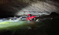 Hakkari’de hafif ticari araç Zap Suyu’na uçtu: Kayıp kişiler aranıyor