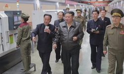 Kim Jong-un, füze ve top mermisi üretimini inceledi