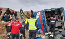 Cezaevi nakil aracı devrildi: Sıra dışı kazada yaralılar var!