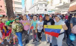 Venezuela’da ABD’ye karşı ulusal seferberlik: Halk sokaklara döküldü