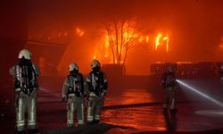 Esenyurt’ta büyük fabrika yangını: 7 saattir sürüyor