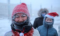 Kar evleri kapattı, çeşmeler dondu... Yakutistan -56 dereceyi gördü!