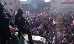 İran protestolarda yaralanan polis sayısını açıkladı