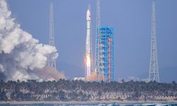 Çin uzayda rekor kırdı: 2025’te 50 ticari fırlatış