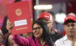 Venezuela yeni petrol yasasını kabul etti: 'Geleceğimizi inşa diyoruz'