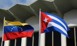 Venezuela, Küba ile ilişkilerde tarihsel duruşunu yineledi