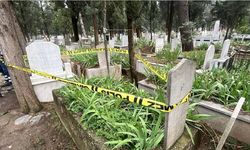 Bursa’da mezarlıkta poşet içinde gömülü cenin bulundu