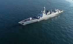 Çin Donanması yeni Tip 052D muhrip gemisini hizmete aldı