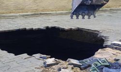 Yağmur sonrası çöken yolda insan kafatası ve kemikler bulundu