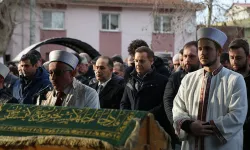 Gölette cansız bedeni bulunan Elif Kumal, toprağa verildi