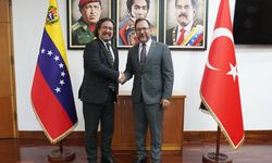 Venezuela Dışişleri Bakanı Gil Karakas Büyükelçisi Karamanoğlu ile görüştü