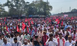 Hindistan'da 50 bin işçi ve köylü sokağa çıktı