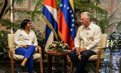 Küba'dan Venezuela'ya dayanışma telefonu