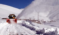 4 ilde kar alarmı: 1080 köy yolu ulaşıma kapandı
