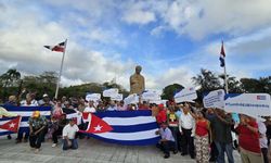 Dominik Cumhuriyeti'nde Küba'ya destek mitingi düzenlendi