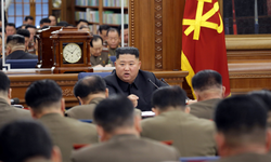 Kim Jong-un, “Dünyanın en güçlü saldırı silahını” tanıttı