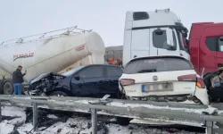 Erzurum’da zincirleme kaza: 11 araç birbirine girdi!