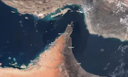 İran’ın askeri tatbikatı için Hürmüz Boğazı birkaç saat kapatılıyor