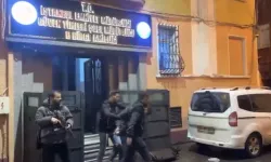 Yapay zekayla yüzünü değiştirdi, eşinin dövmesi ele verdi