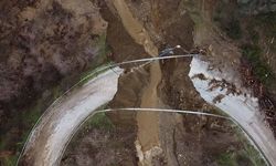 Sağanak İzmir'i felç etti: Ödemiş–Turgutlu yolu ulaşıma kapatıldı