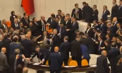 Yeni bakanların yemin töreninde TBMM'de yumruklu kavga çıktı!