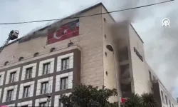 Merter Polisevi'nde yangın: Ekipler olay yerinde!