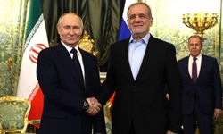 Putin’den Pezeşkiyan’a devrim mesajı: 'Rusya, İran’ın egemenliğini destekliyor'