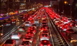 İstanbul'da yollar kilitlendi: Trafik yoğunluğu yüzde 90’a dayandı