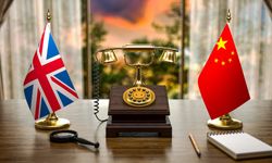 Çin ve İngiltere Dışişleri Bakanları'ndan "Orta Doğu" görüşmesi